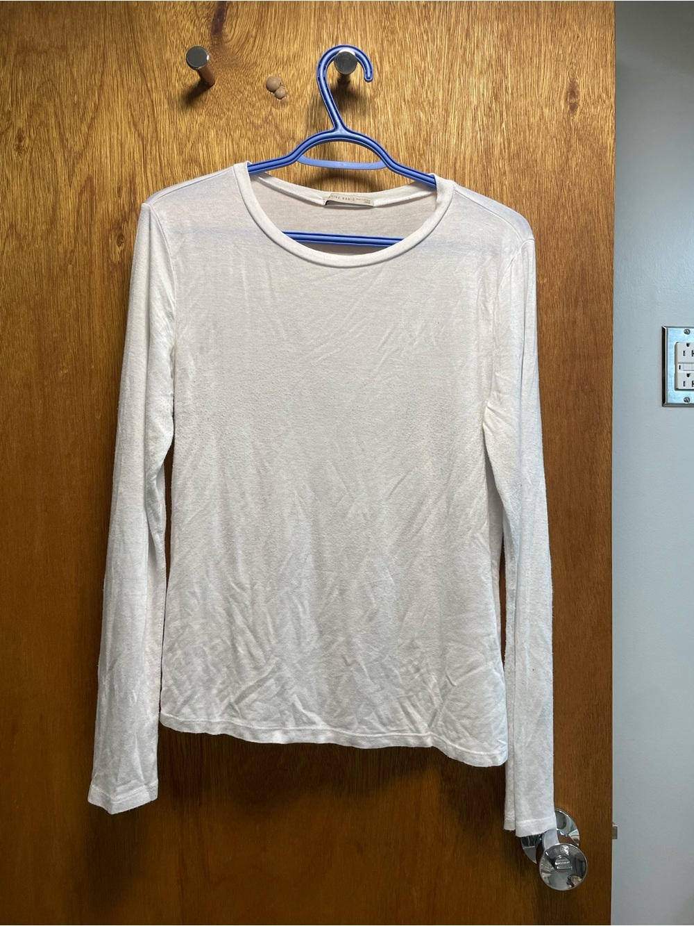 Urban Outfitters White Long-Sleeve Crewneck Tee